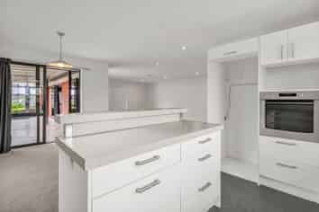 8 Parkdale Close, Allenton