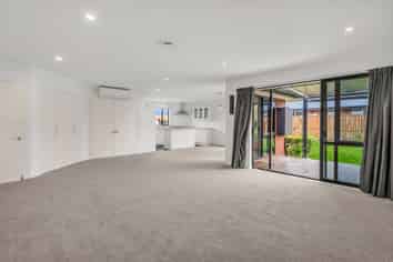 8 Parkdale Close, Allenton