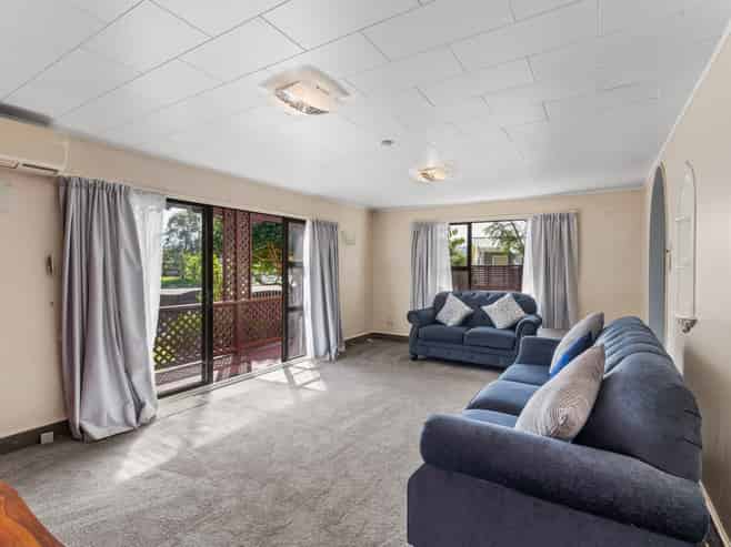 19 Sunshine Avenue, Paraparaumu