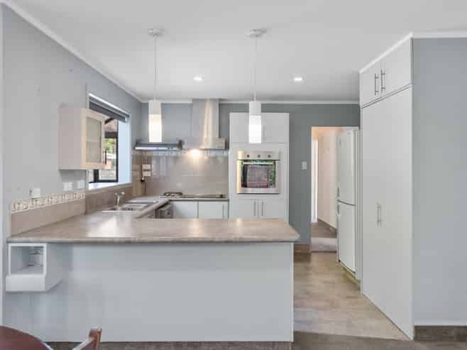19 Sunshine Avenue, Paraparaumu