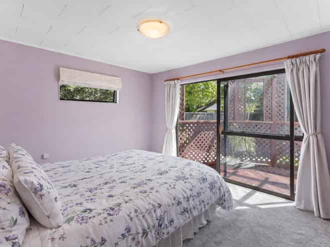 19 Sunshine Avenue, Paraparaumu