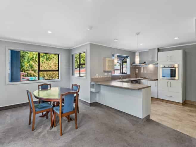 19 Sunshine Avenue, Paraparaumu