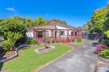 19 Sunshine Avenue, Paraparaumu