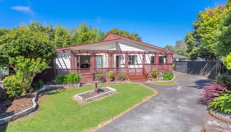 19 Sunshine Avenue, Paraparaumu