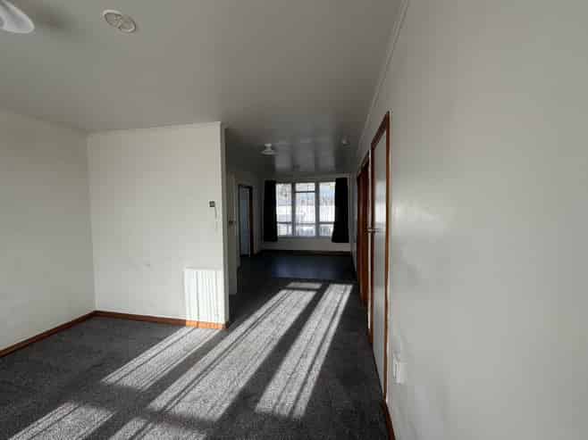 1006 Manuka Street, Mahora