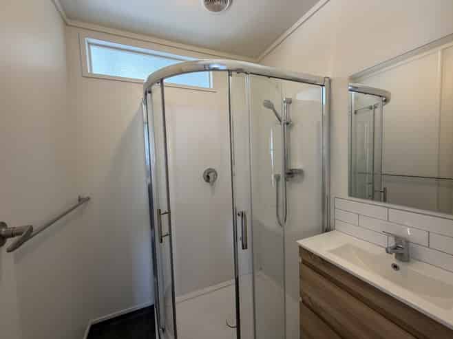 1006 Manuka Street, Mahora