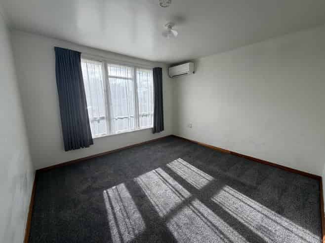 1006 Manuka Street, Mahora