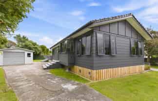 5 Hurworth Grove, Waikanae