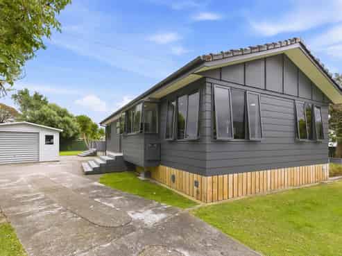 5 Hurworth Grove, Waikanae