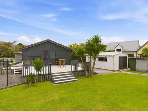 5 Hurworth Grove, Waikanae