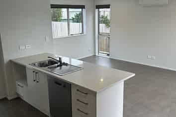 7B Yeoman Place, Howick