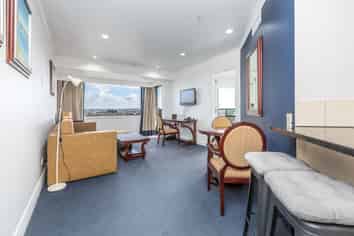 9-17 Byron Avenue, Takapuna