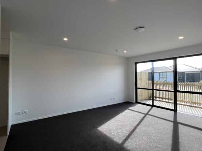 1/65 Pragma Rise, Rototuna North