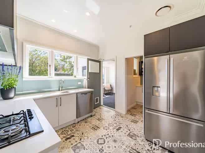 51 Rossiter Avenue, Waterloo