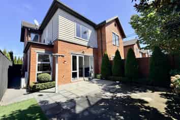 27 Henley Green, Northwood