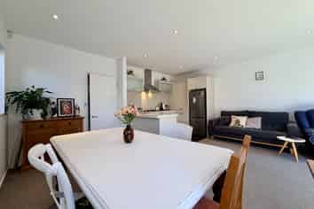 27 Henley Green, Northwood