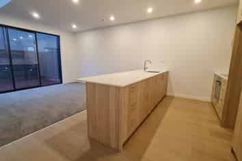 3/323 Riverside Drive, Waterloo