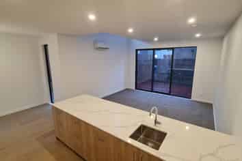 3/323 Riverside Drive, Waterloo