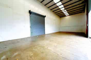 High Stud with Secure Yard | 293 m2