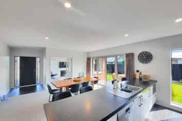 8 Fredrica Lane, Heathcote Valley