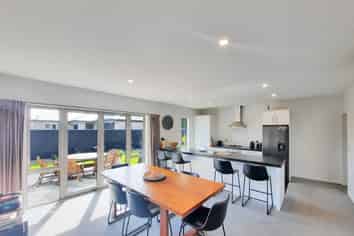 8 Fredrica Lane, Heathcote Valley