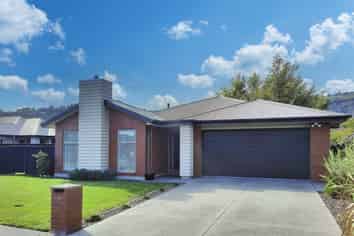 8 Fredrica Lane, Heathcote Valley