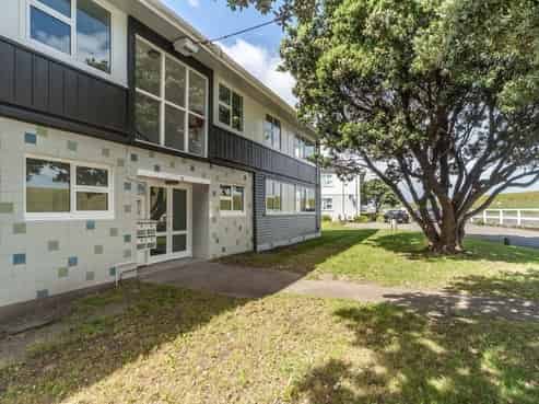 1/50 Calabar Road , Miramar