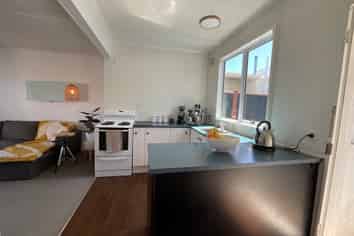 2/14 Karamu Street, Strandon