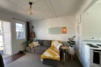 2/14 Karamu Street, Strandon