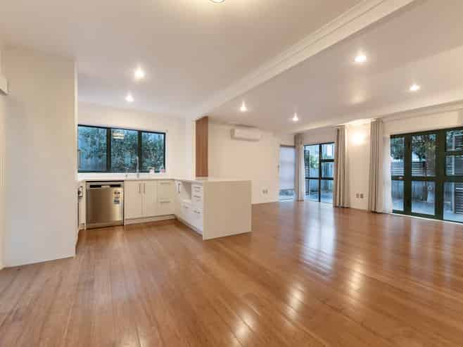 8 Marshall Laing Avenue, Mount Roskill