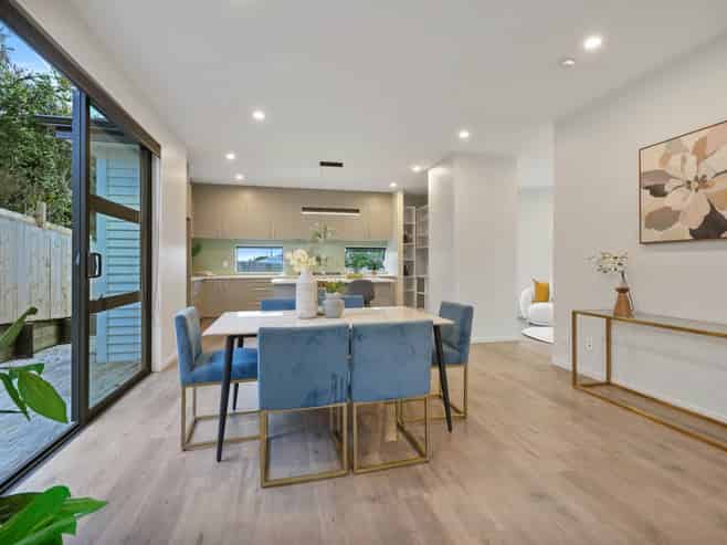 8B Corric Hill, Torbay