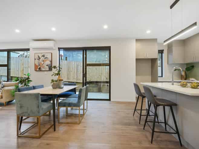 8B Corric Hill, Torbay