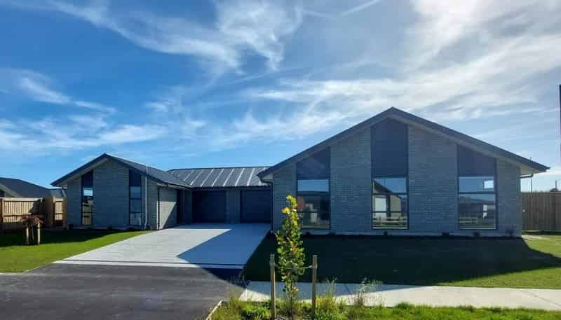 40 Blunden Road, Lincoln