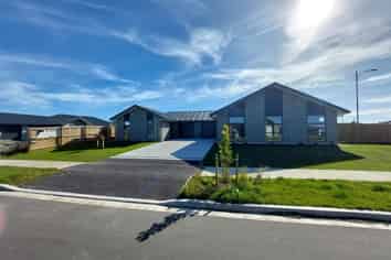 40 Blunden Road, Lincoln