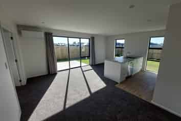 40 Blunden Road, Lincoln