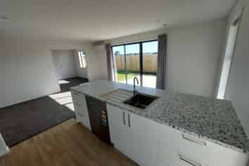 40 Blunden Road, Lincoln