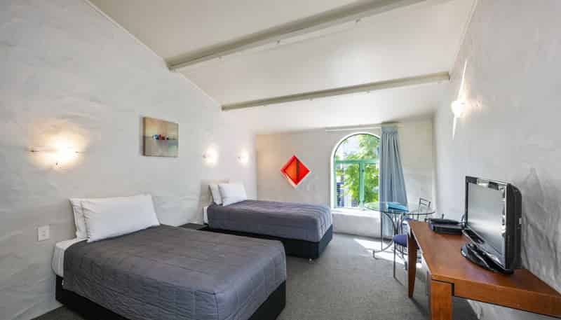 222 Green Lane West, Epsom