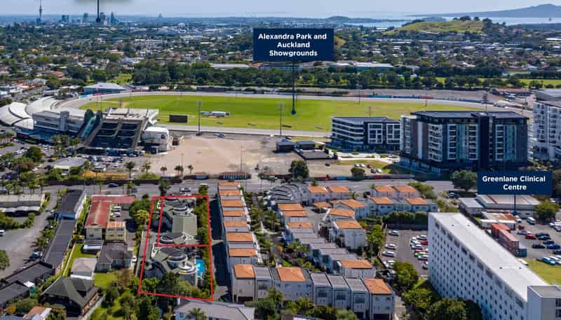 222 Green Lane West, Epsom