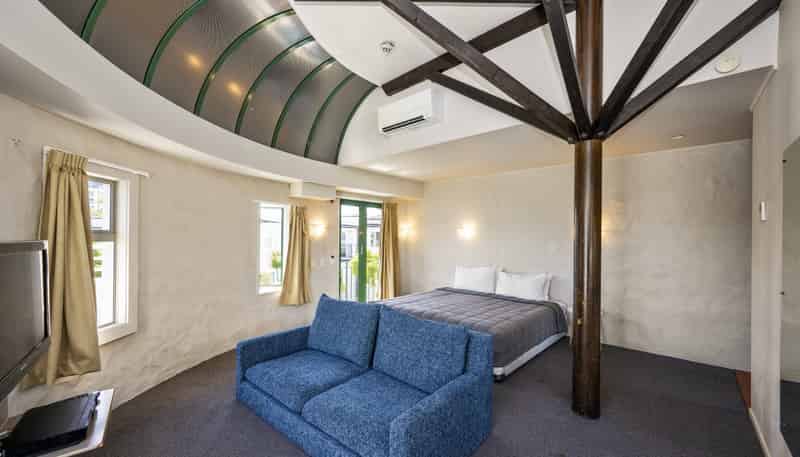 222 Green Lane West, Epsom