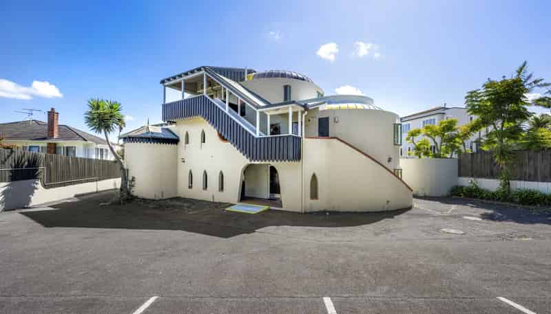222 Green Lane West, Epsom