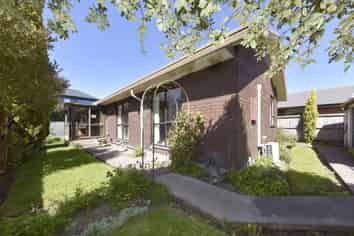 2/16B Ward Street, Addington