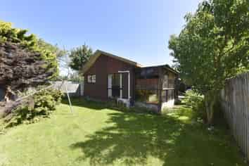 2/16B Ward Street, Addington