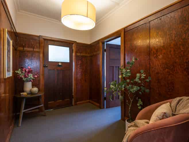 6 Friend Street, Karori