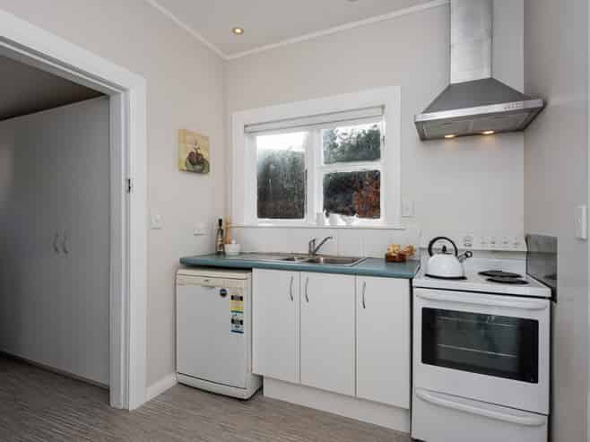 6 Friend Street, Karori