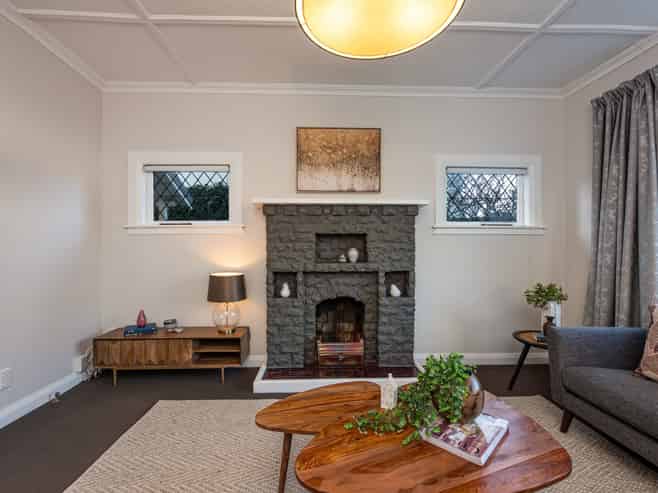 6 Friend Street, Karori