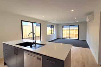 6 Foxtail Road, Jacks Point