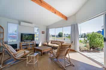 1 Hawk Hill Crescent, Cooks Beach