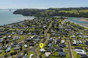 1 Hawk Hill Crescent, Cooks Beach