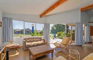 1 Hawk Hill Crescent, Cooks Beach