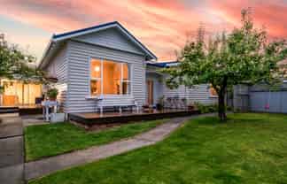 30 Woodlands Road, Parkside